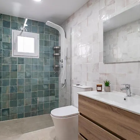 3 Bedroom Cozy In Apartment *